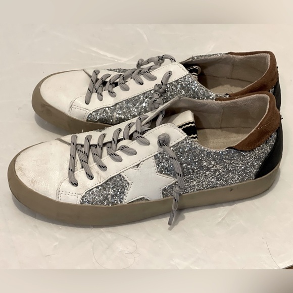ShuShop Paula Size 6 Silver Glitter with Black and Brown Accents - Picture 1 of 10